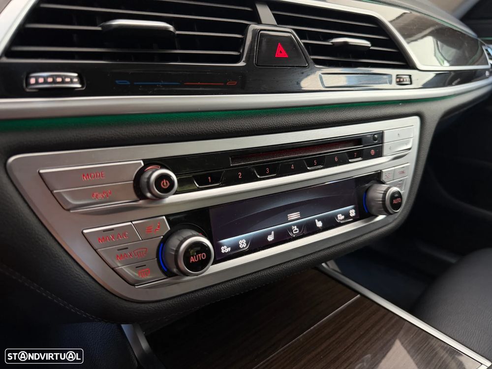 BMW 740 e iPerformance - 19