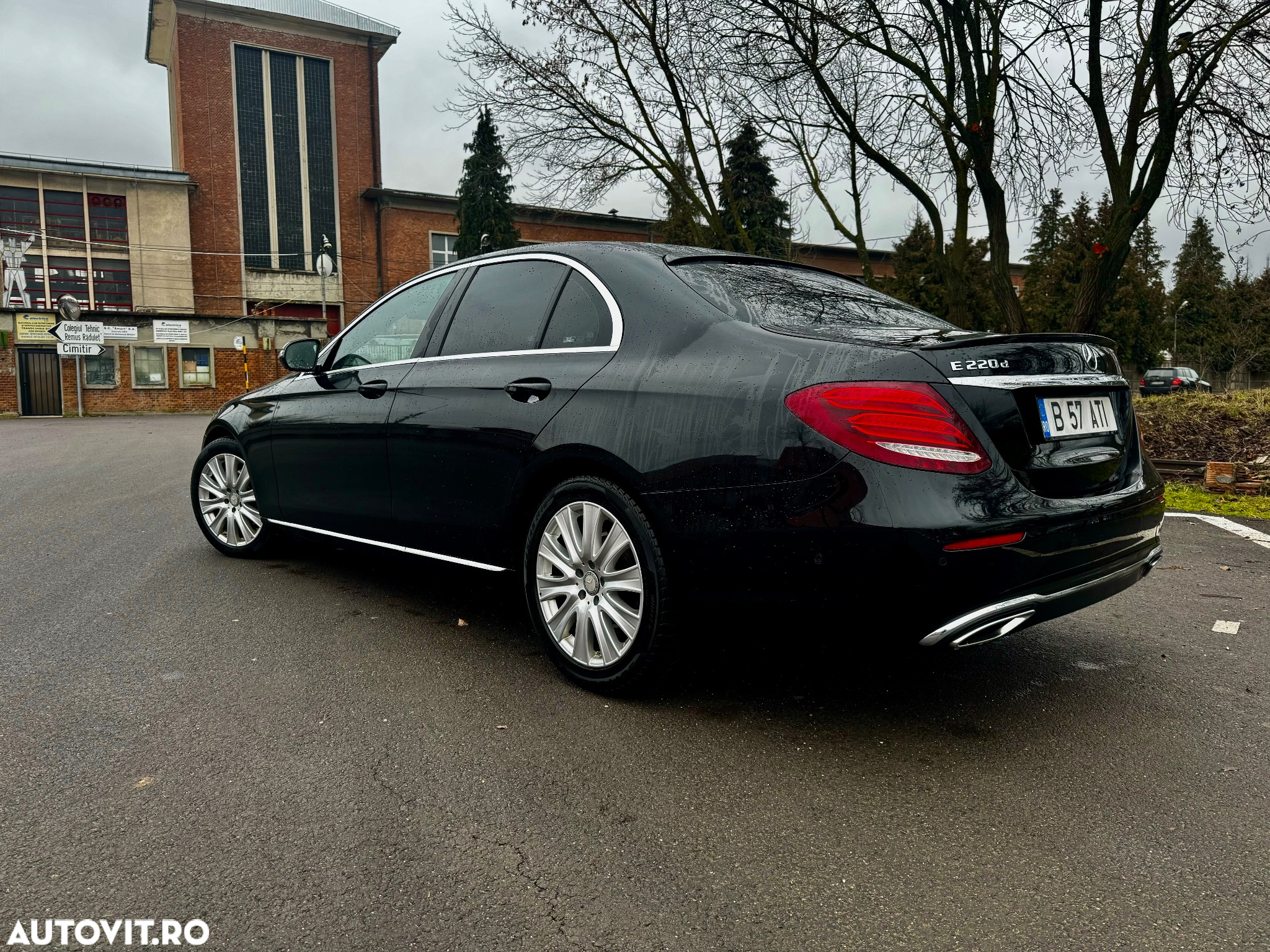 Mercedes-Benz E 220 d Aut. - 4