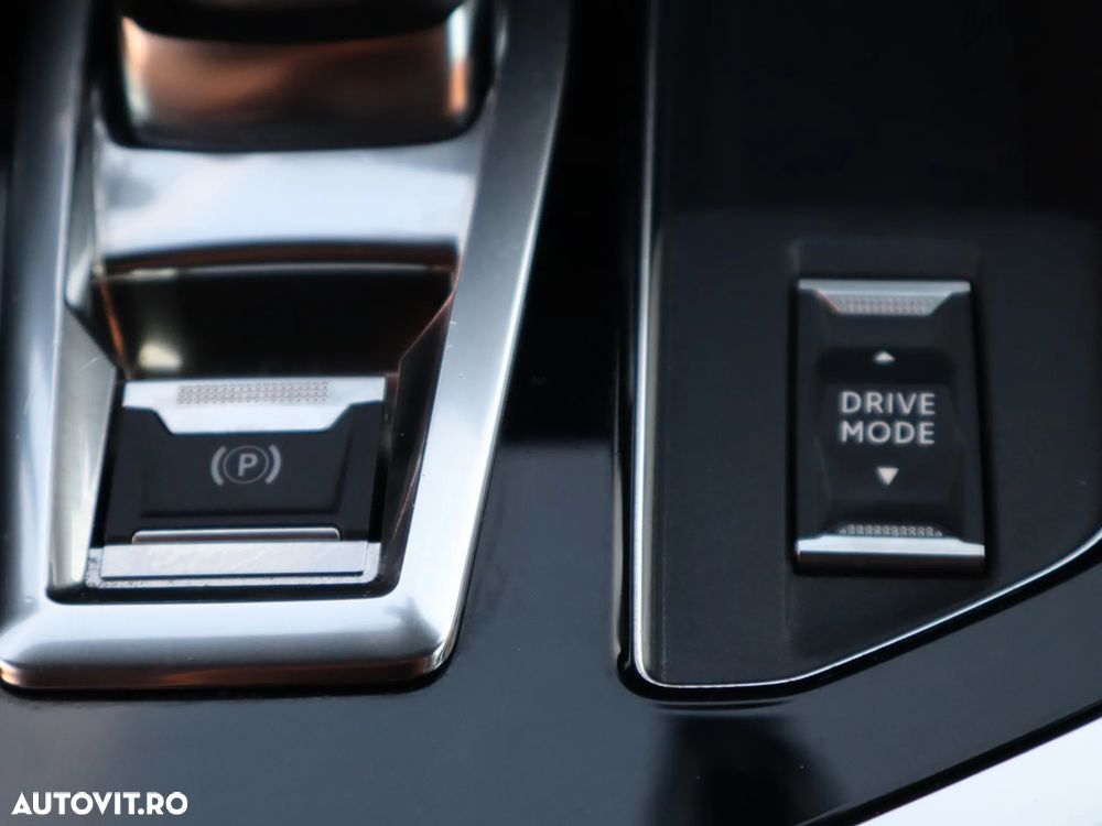 Peugeot 3008 1.2 PureTech 130 EAT8 Allure Pack - 29