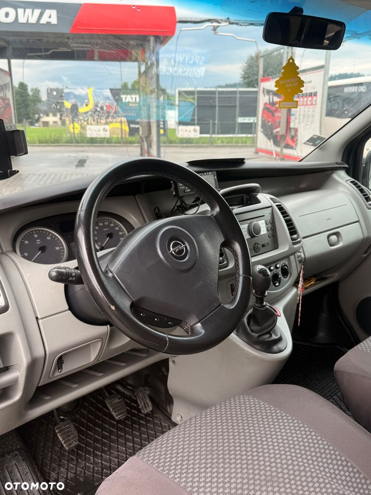 Opel Vivaro - 8