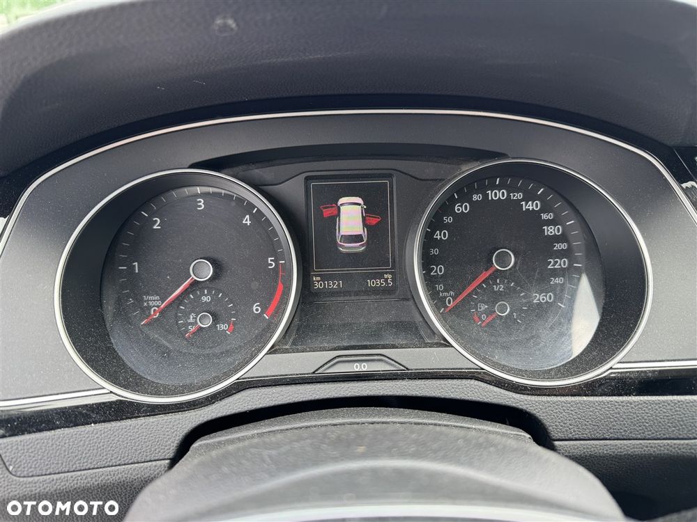 Volkswagen Passat - 23