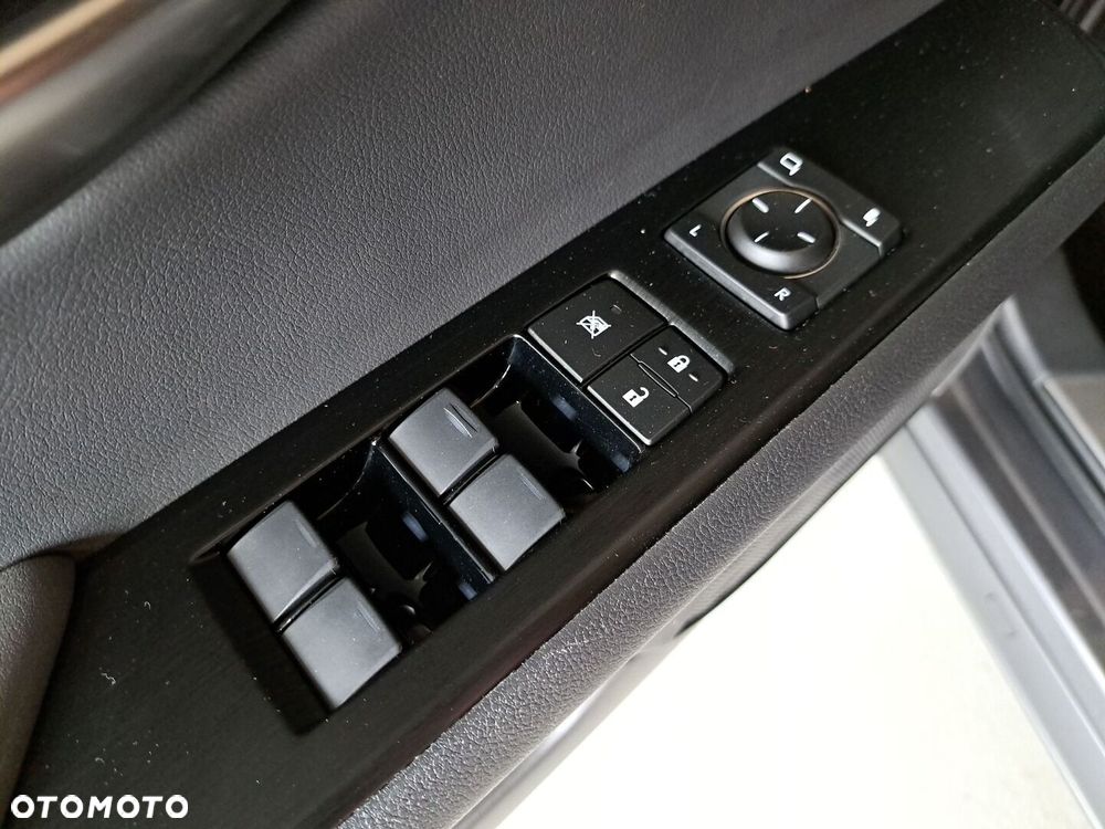 Lexus UX 250h GPF F Sport AWD - 37
