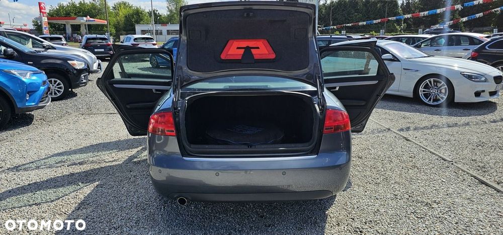 Audi A4 Limousine - 23