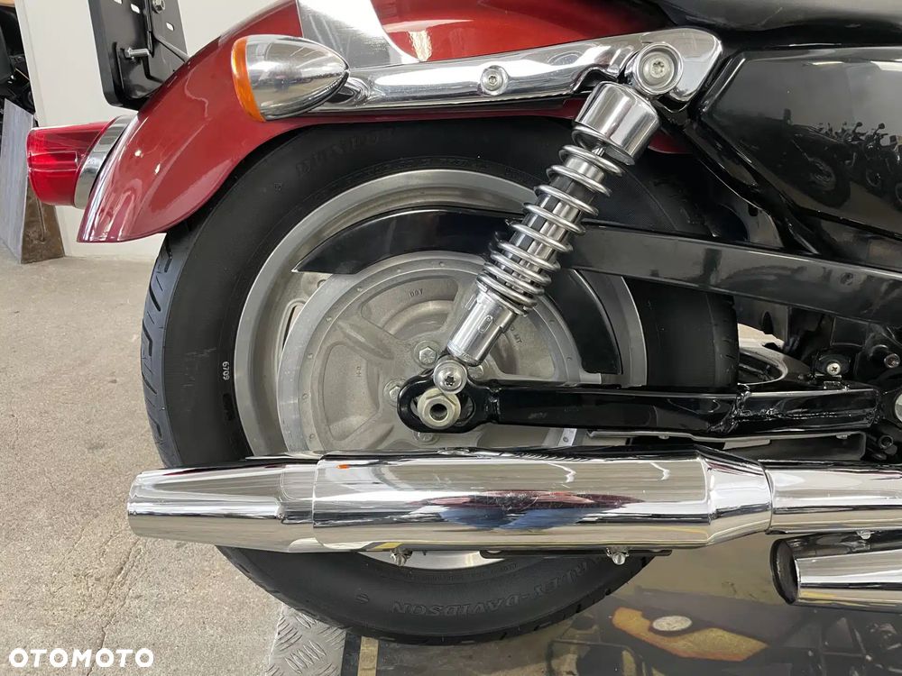 Harley-Davidson Sportster Custom 883C - 14