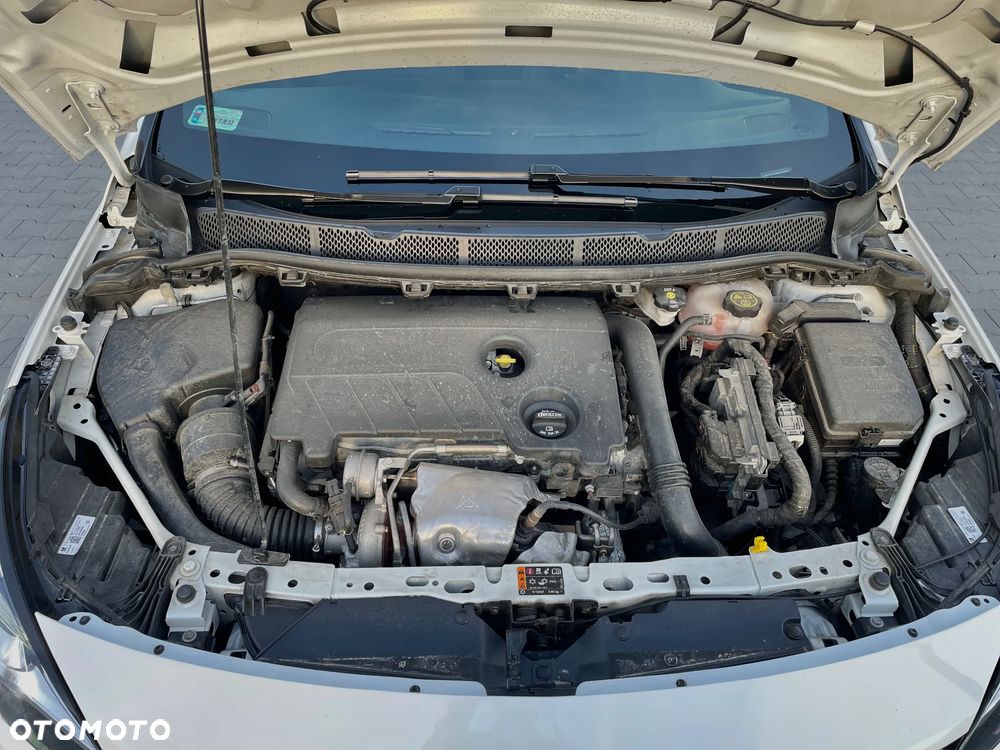 Opel Astra 1.6 T GPF Dynamic S&S - 26