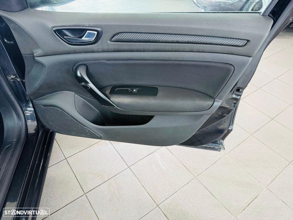 Renault Mégane ENERGY TCe 100 LIMITED - 14