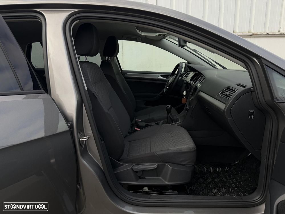VW Golf 1.6 TDi BlueMotion Confortline - 9