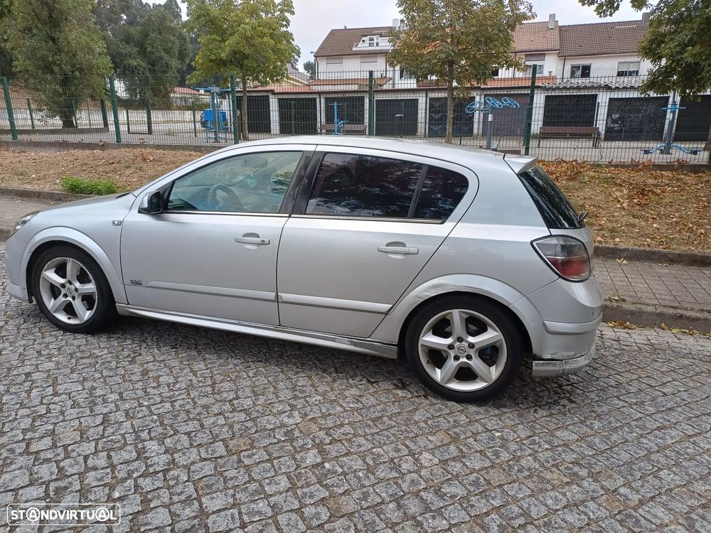 Opel Astra 2.0 T Cosmo - 10
