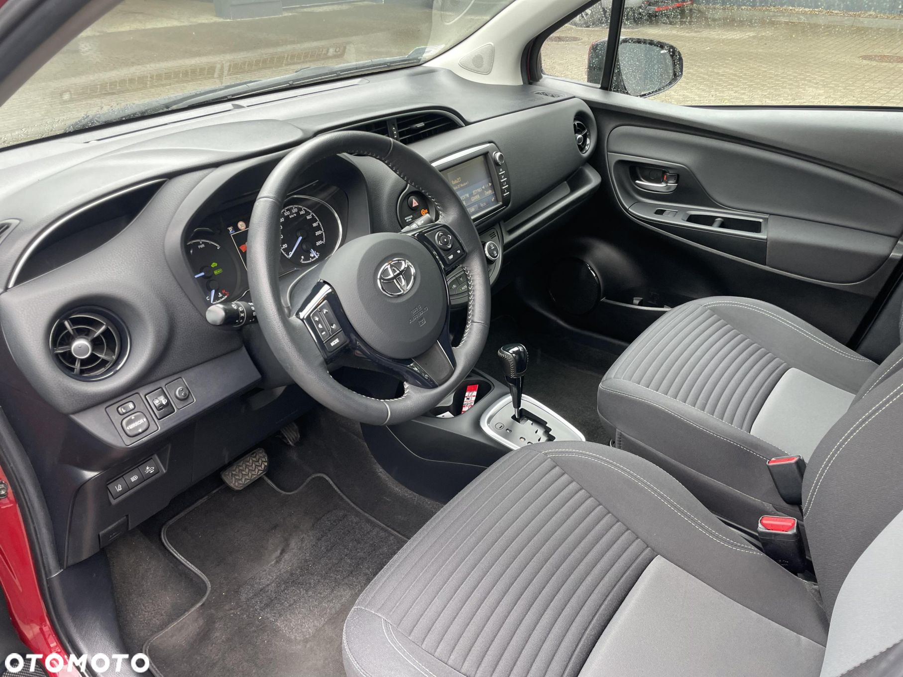 Toyota Yaris - 10