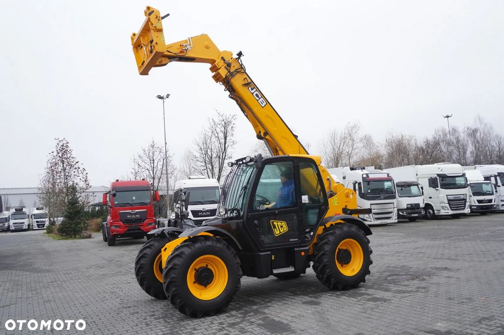 JCB 535-95 / 3,5 t / zasięg 9,5 m / joystick - 18