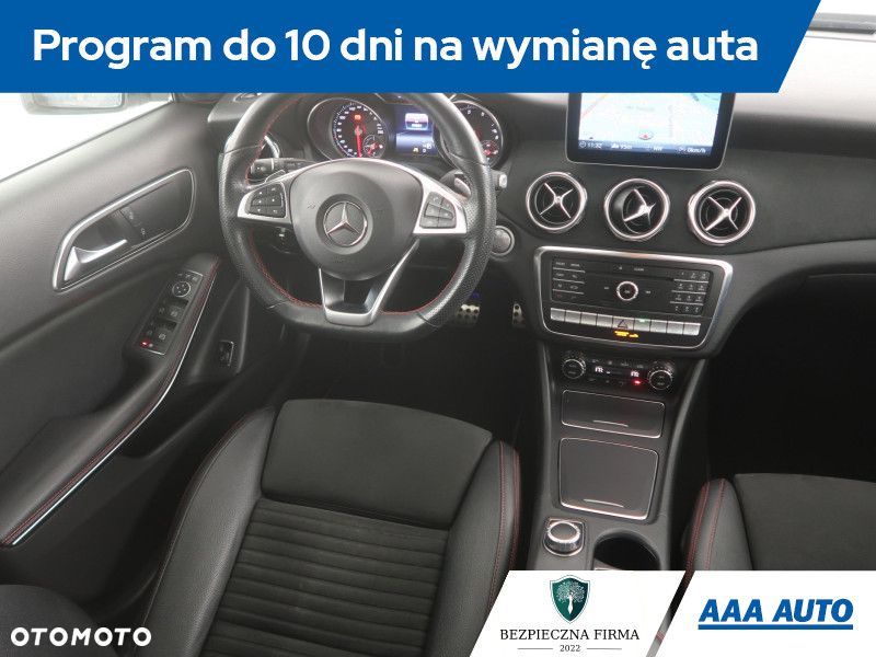 Mercedes-Benz GLA - 9