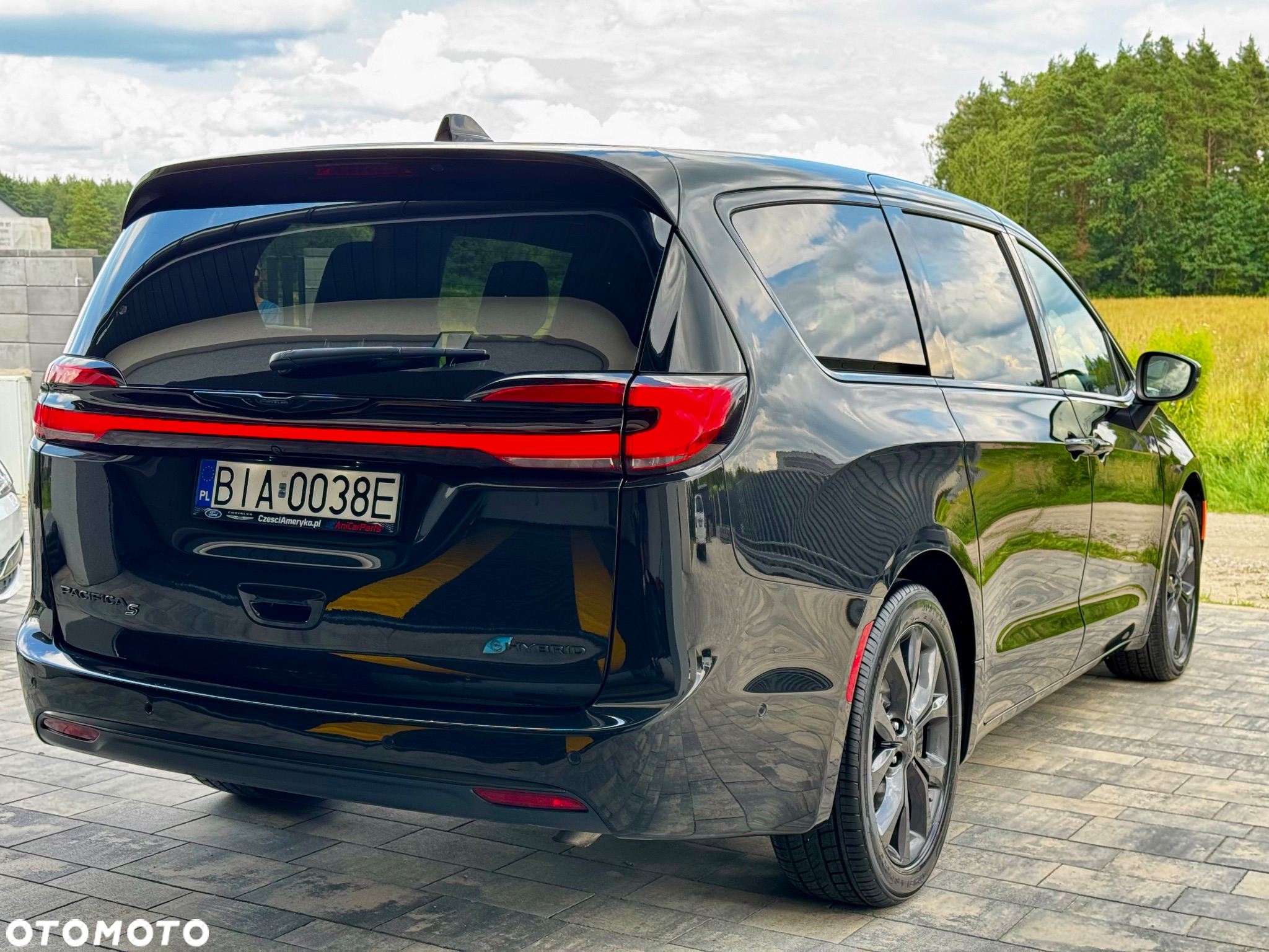 Chrysler Pacifica - 7