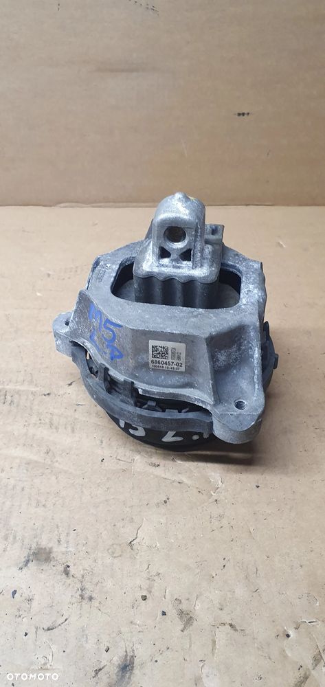 Łapa poduszka silnika lewa BMW M5 G30 F90 4.4 V8 6860457 - 2