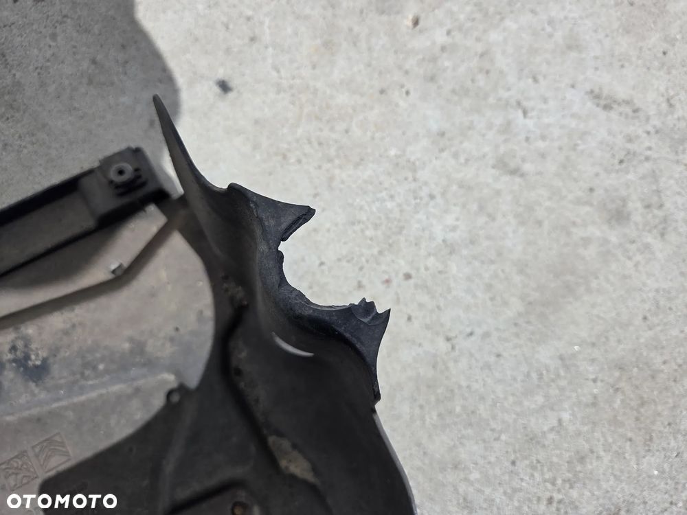 Płyta osłona podwozia tylna Peugeot 308 T9 HB   9804322780 - 2