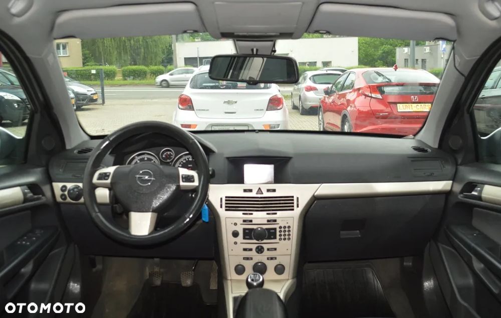 Opel Astra 1.9 CDTI - 26
