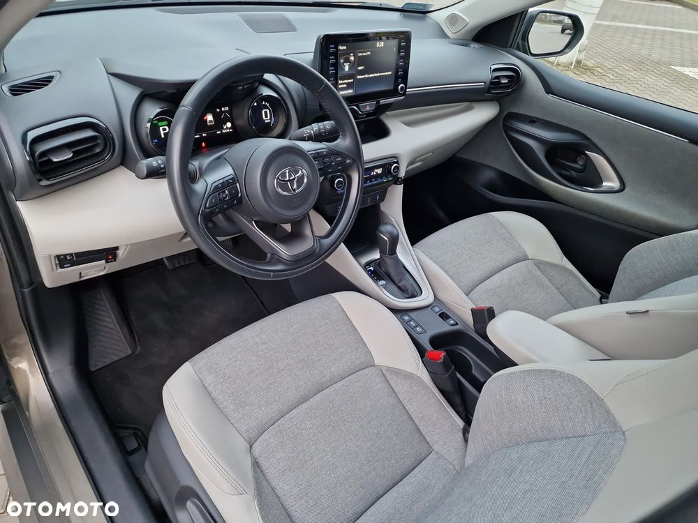 Toyota Yaris Hybrid 1.5 Selection Elegant - 11