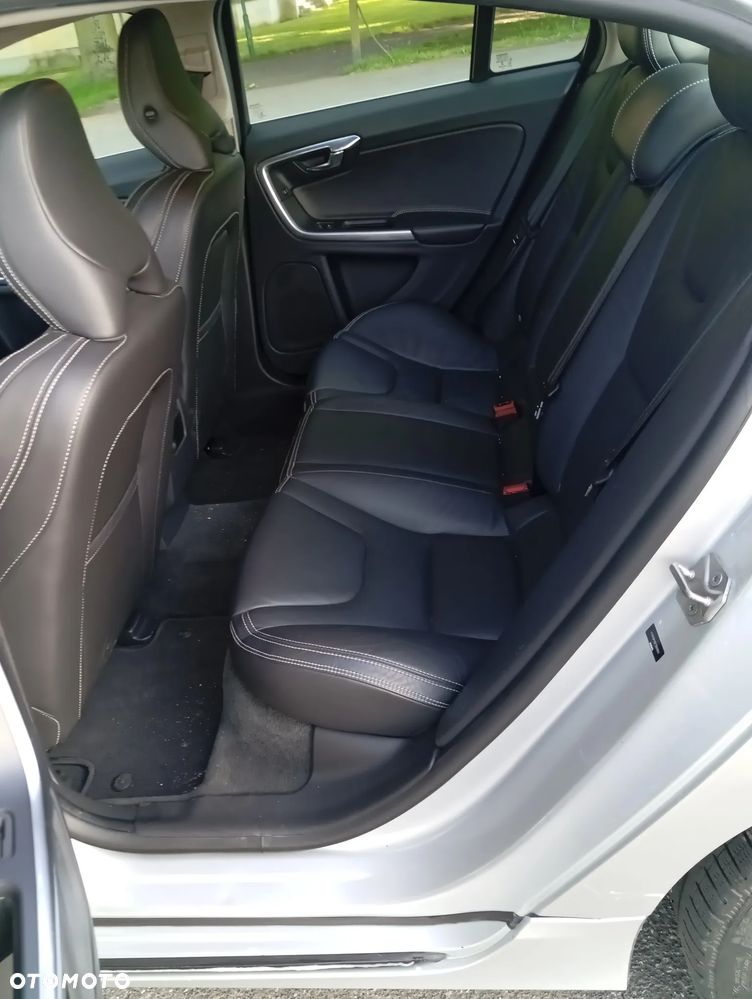 Volvo S60 2.5 T5 AWD - 8