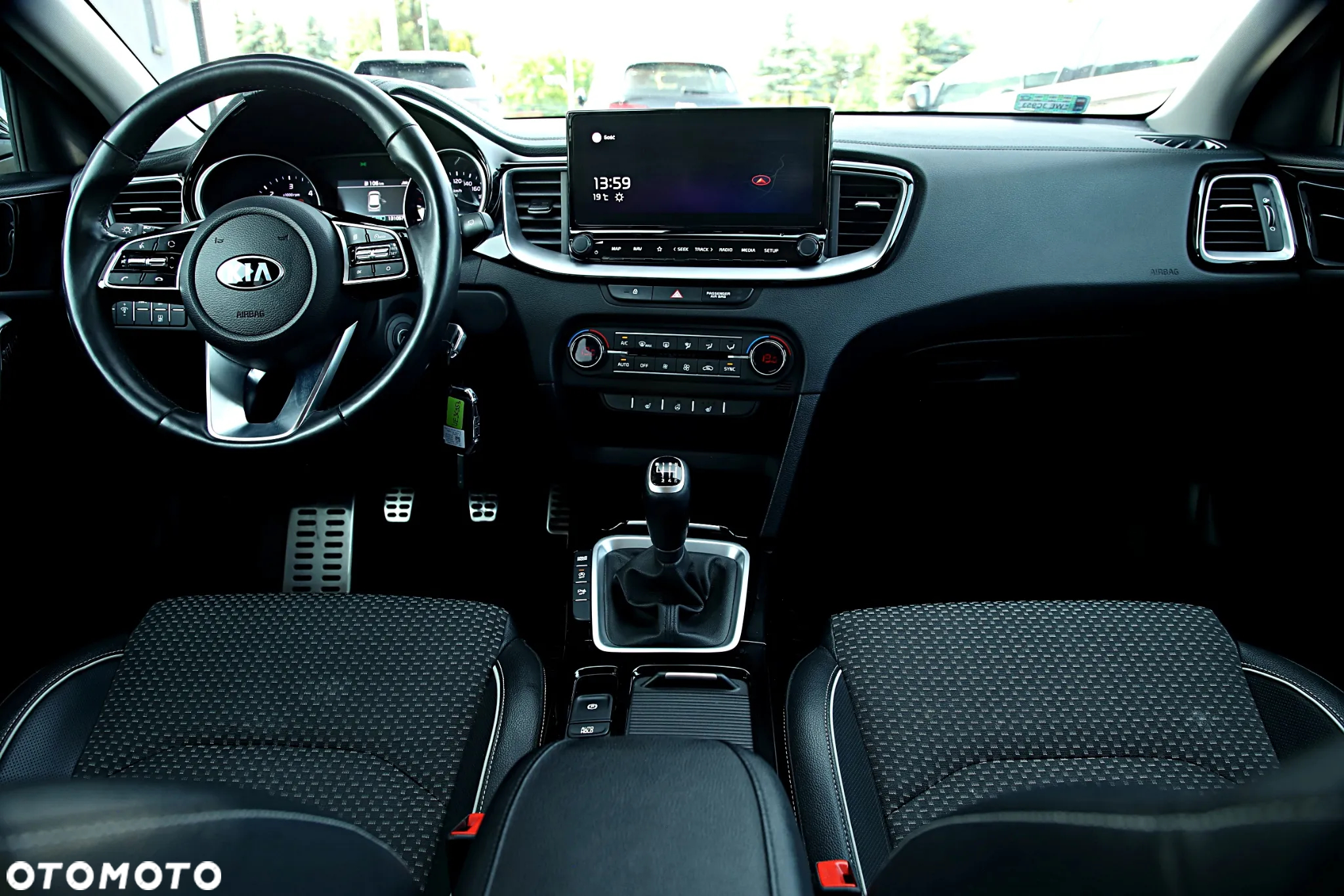 Kia Ceed 1.6 CRDi SCR L Business Line - 26