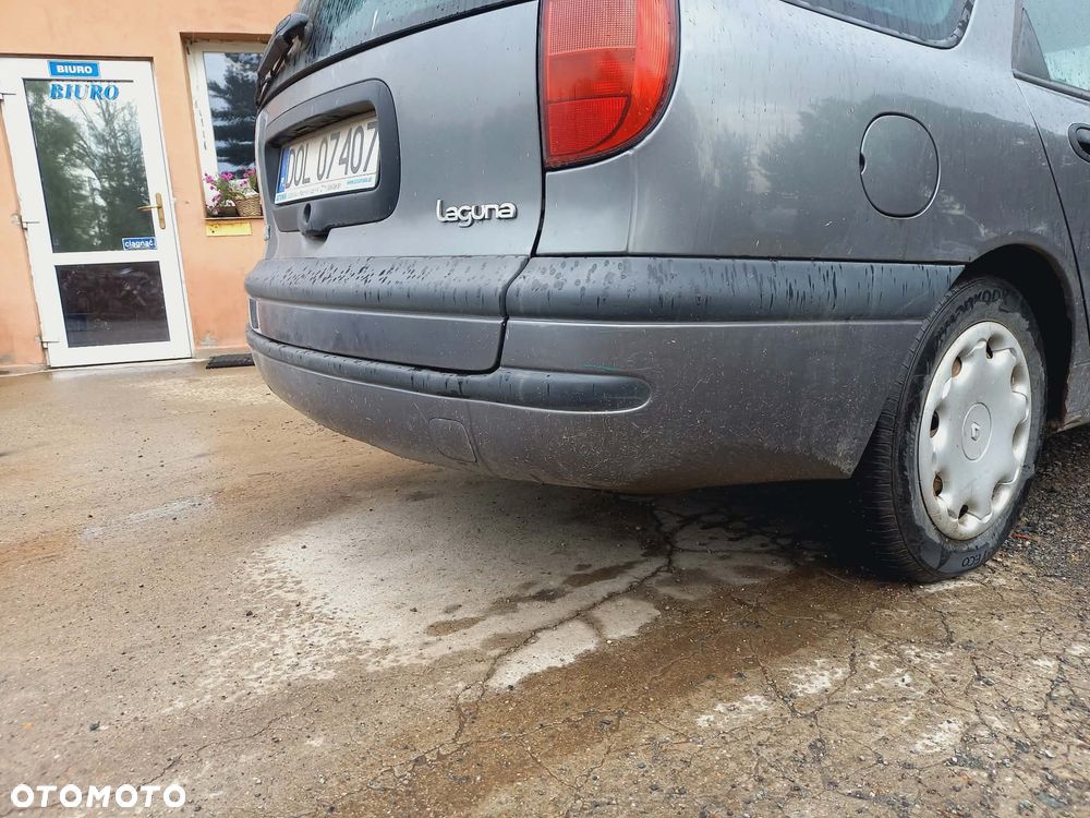 części Renault Laguna I lift kombi 1.8 16V 1999r. NV603 ZDERZAK TYŁ - 2