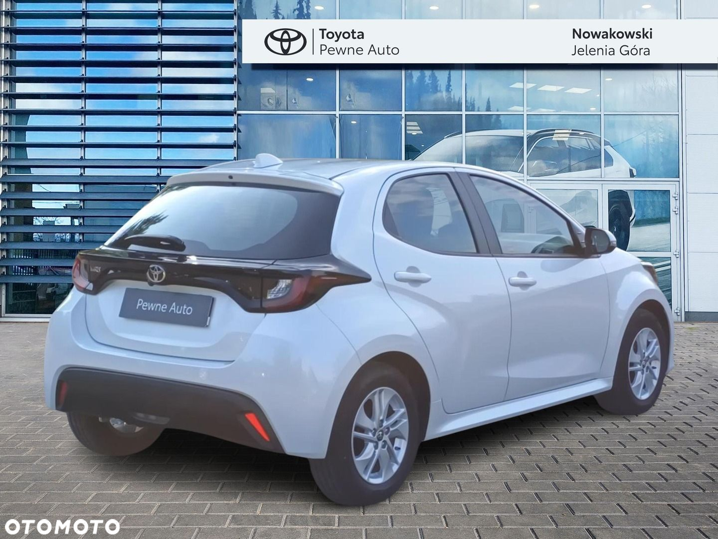 Toyota Yaris 1.5 Comfort CVT - 2