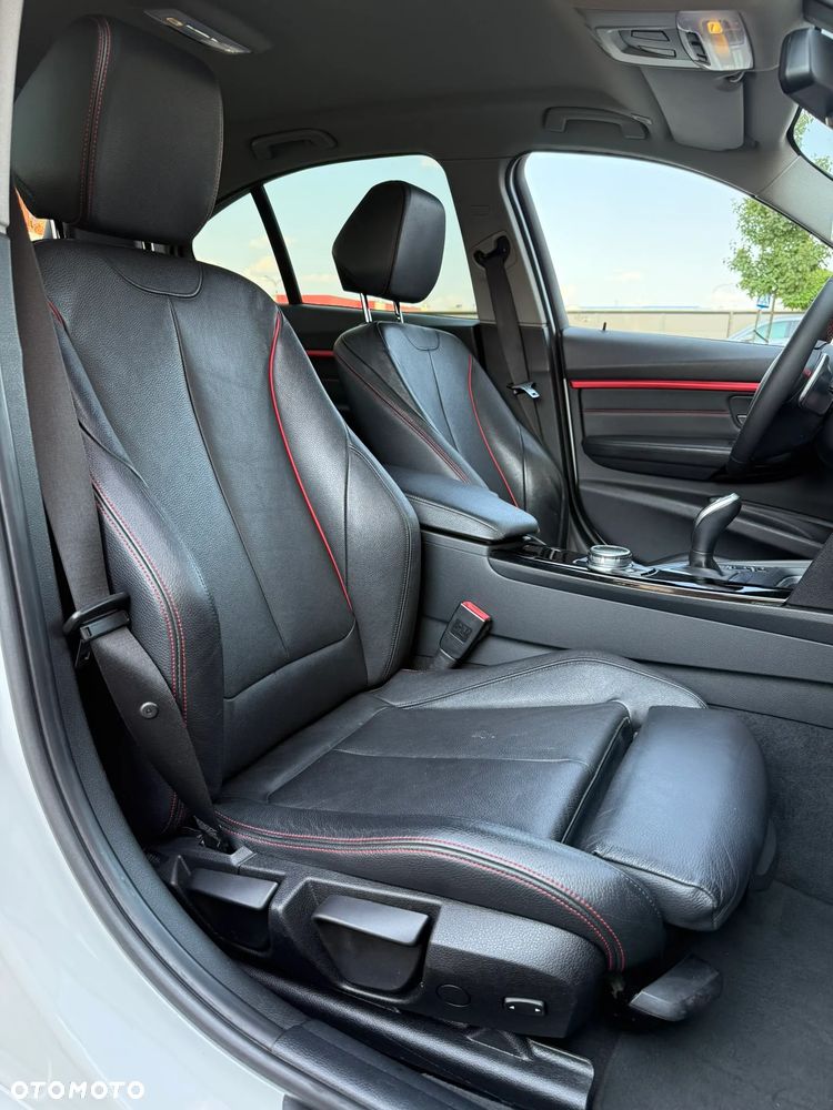BMW Seria 3 320d Efficient Dynamics Sport Line - 29