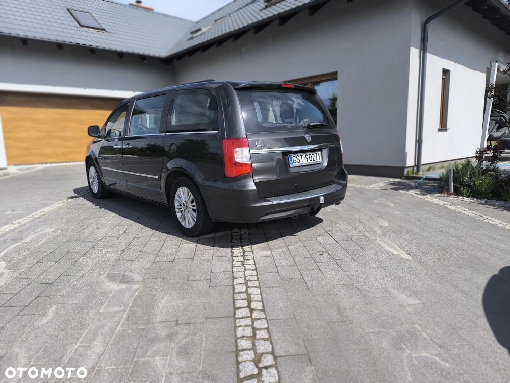 Lancia Voyager - 3