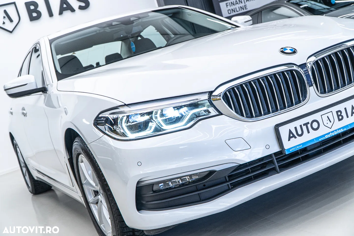 BMW Seria 5 520i Aut. Sport Line - 28