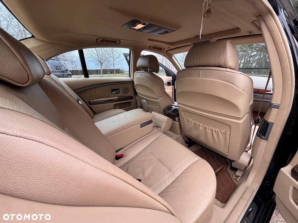 BMW Seria 7 735i - 10
