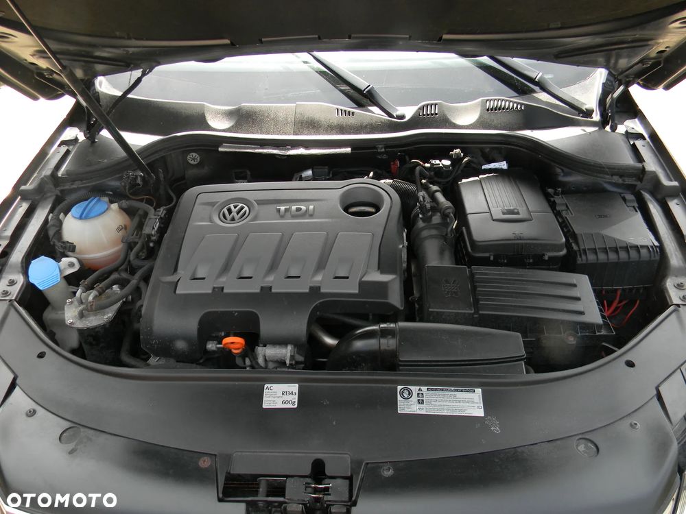Volkswagen Passat 2.0 TDI 4Motion BlueMotion Technol Comfortline - 23