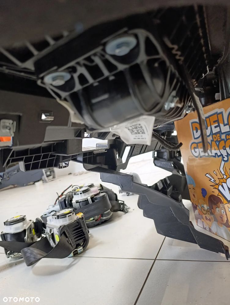 Deska konsola poduszki pasy eu head up #2 Audi Q8 e-tron etron lift - 9