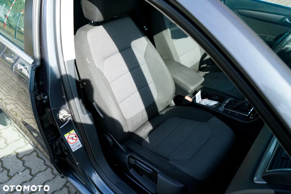 Volkswagen Passat 1.6 TDI Comfortline - 19