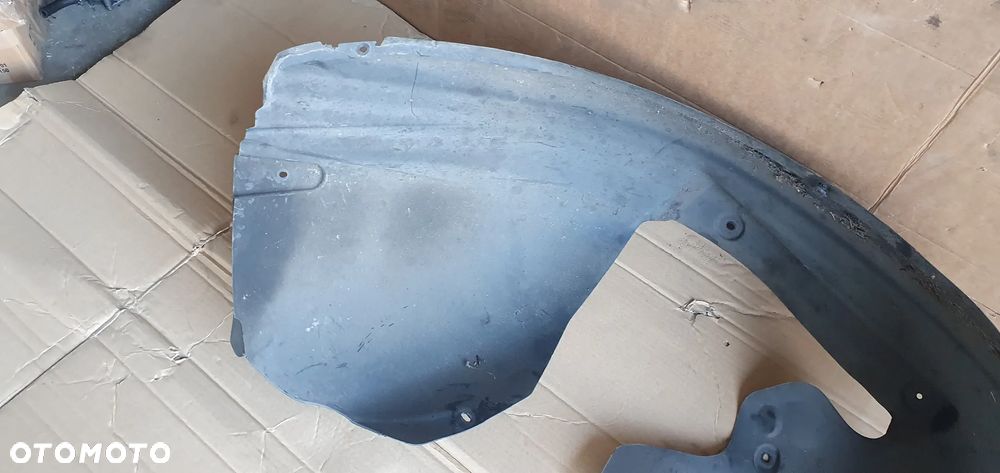 Nadkole prawy przód przednie prawe Audi A3 8P 8P0821172C - 2