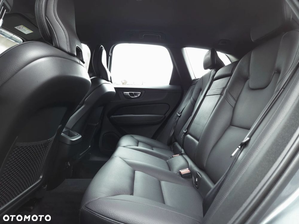 Volvo XC 60 D3 R-Design - 17