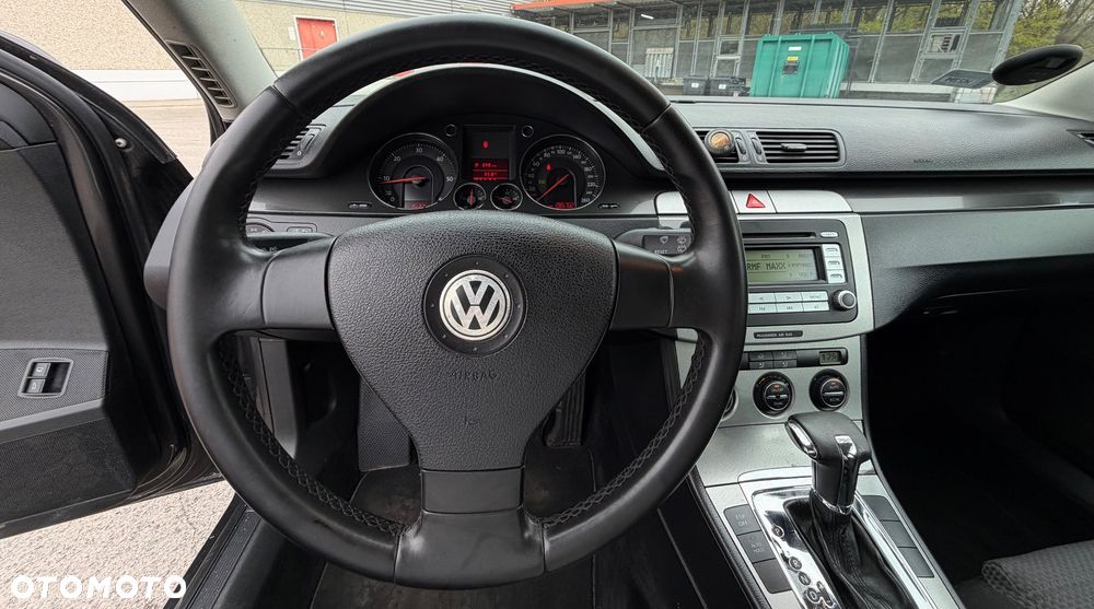 Volkswagen Passat 2.0 TDI DSG Comfortline - 6