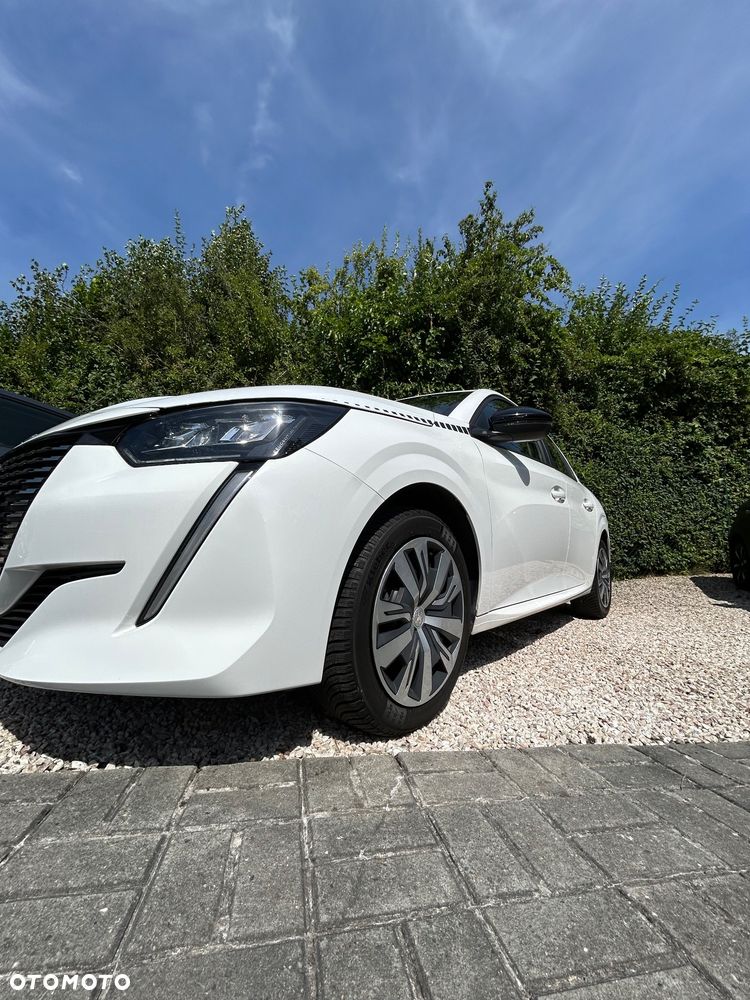 Peugeot 208 - 1