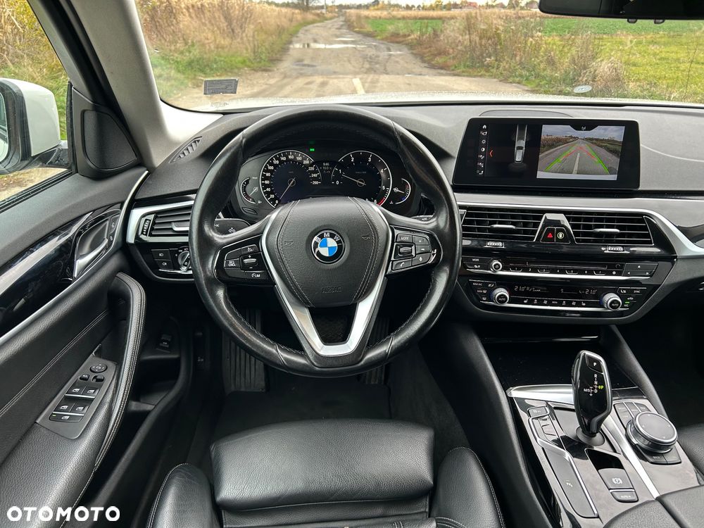 BMW Seria 5 520d Sport Line - 25