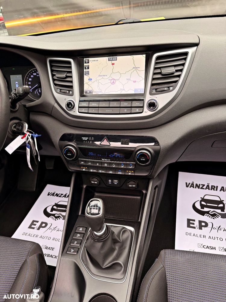Hyundai Tucson blue 1.7 CRDi 2WD Style - 24