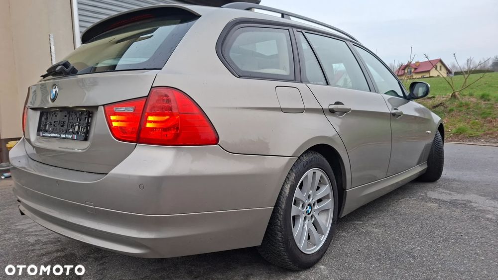 BMW Seria 3 318i Edition Exclusive - 35