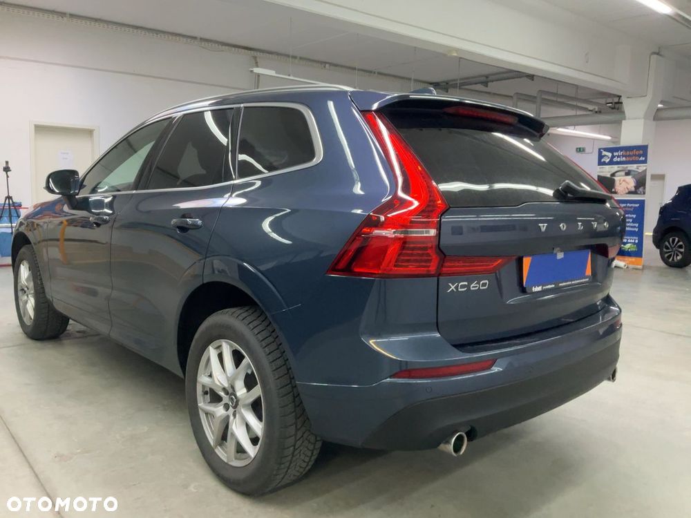 Volvo XC 60 B4 D AWD Momentum Pro - 2