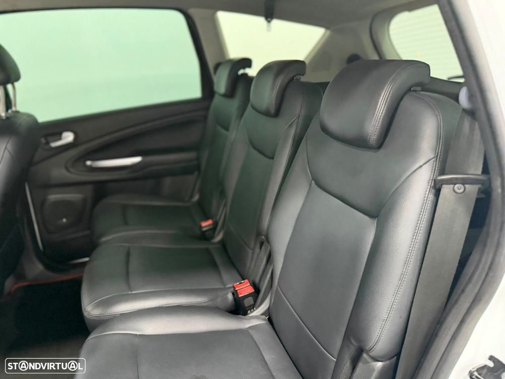Ford S-Max 2.0 TDCi Titanium 7L - 6