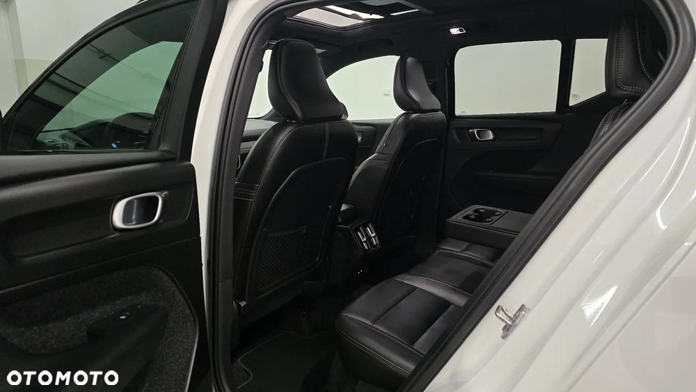 Volvo XC 40 D4 AWD Geartronic R-Design - 8