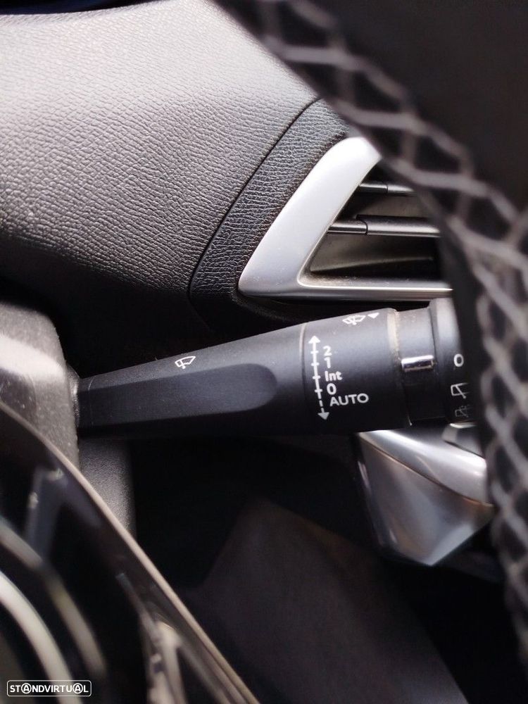 Peugeot 5008 1.2 PureTech Allure J18 - 11