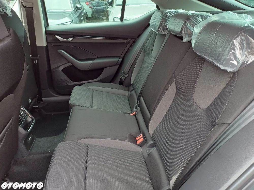 Skoda Octavia 1.5 TSI mHEV Drive Selection DSG - 24