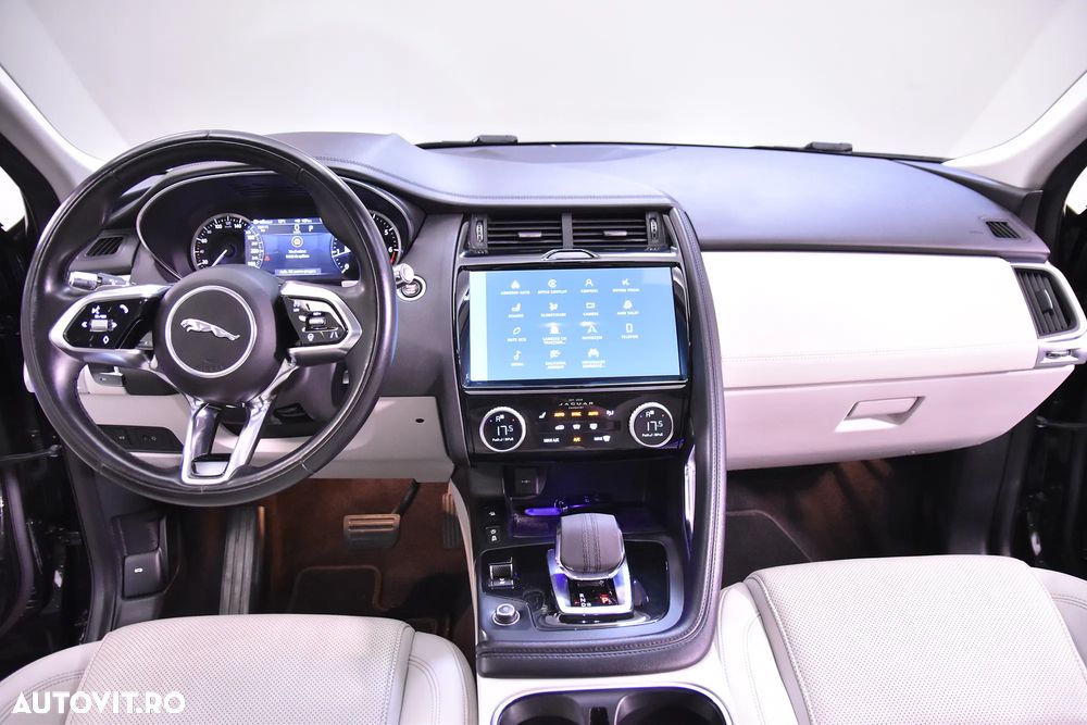 Jaguar E-Pace P200 AWD HSE - 9