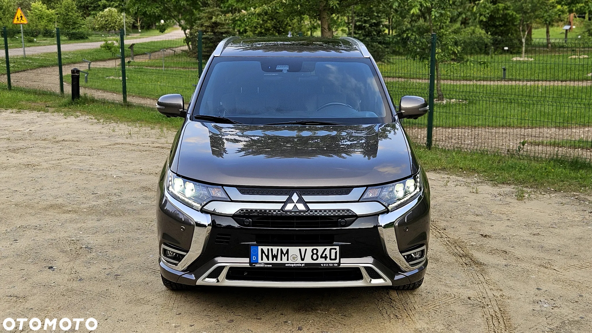 Mitsubishi Outlander PHEV Intense + - 3