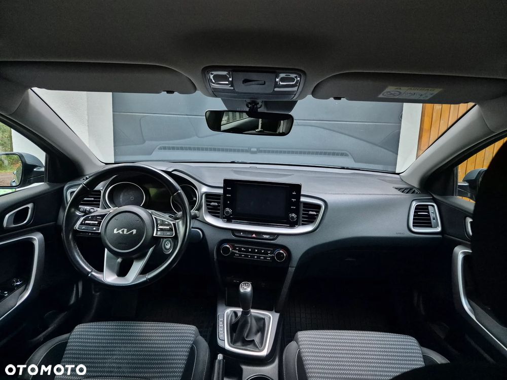 Kia Ceed 1.5 T-GDI M - 10