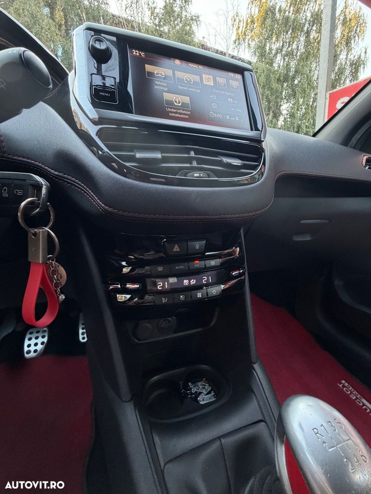Peugeot 208 GTI 1.6 L THP - 11