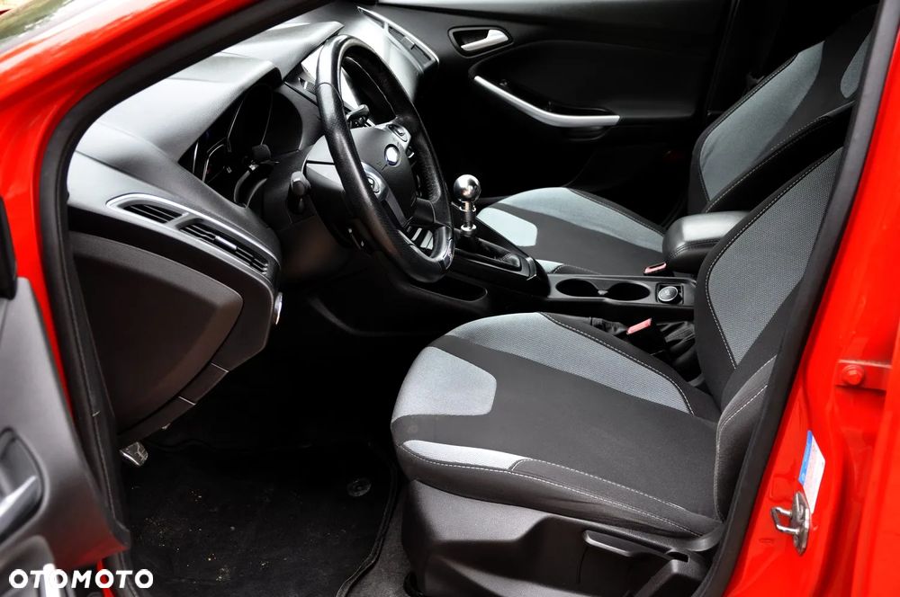 Ford Focus 2.0 EcoBoost ST mit Leder-Sport-Paket - 21