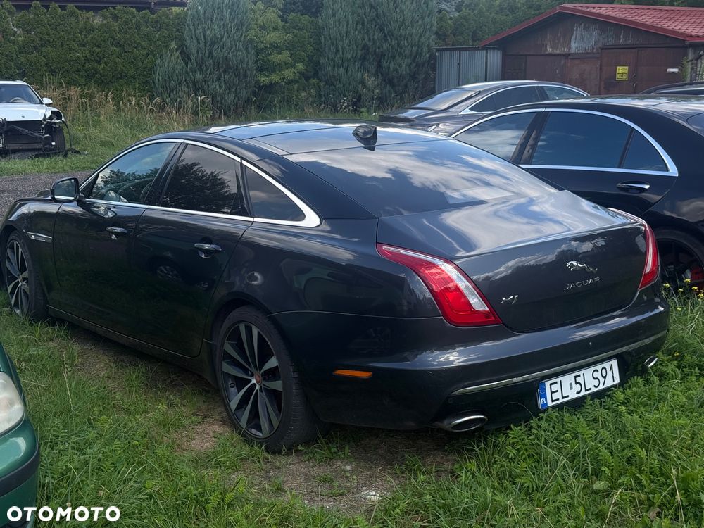Jaguar XJ 3.0 D V6 Premium Luxury - 4