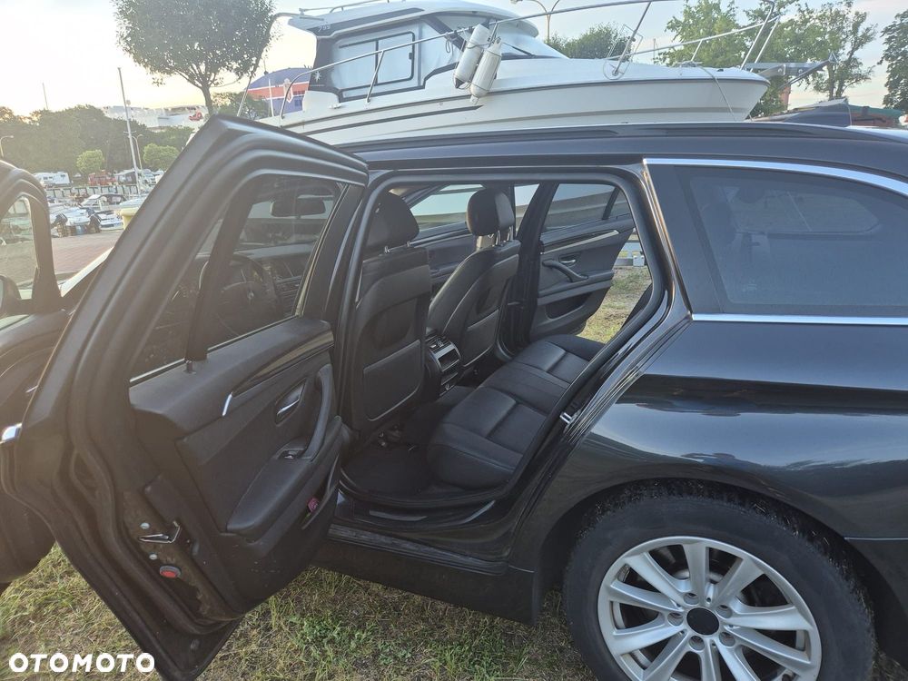 BMW Seria 5 520d xDrive - 11